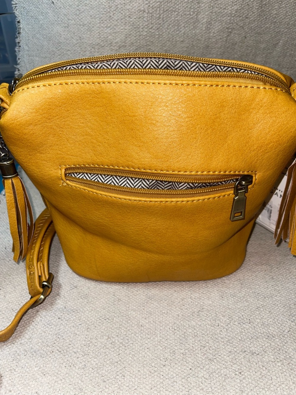 Jen & Co vegan leather Dylan crossbody- mustard - new - Picture 4 of 7